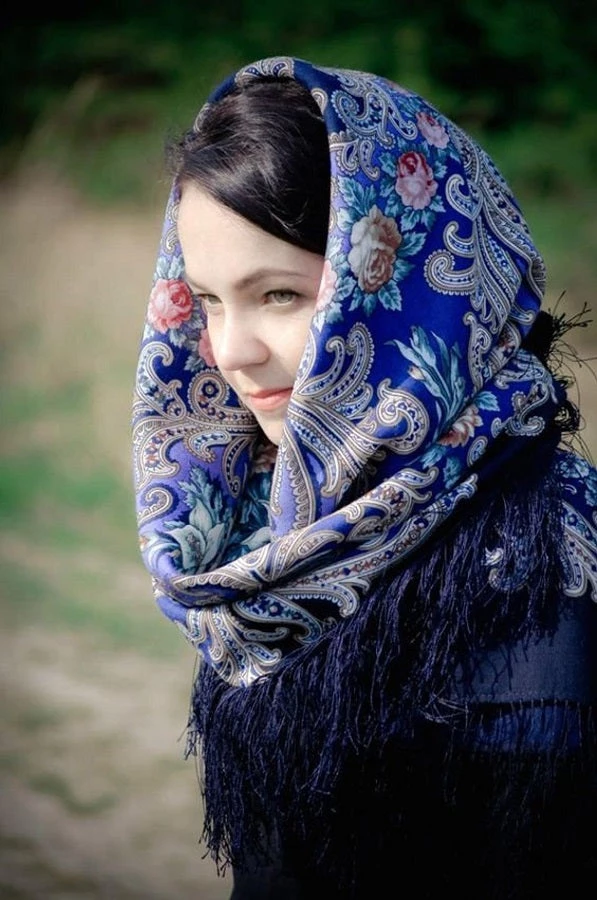 Scarves Russian Headscarf / Shawls - Xtra Large 4 Scarves Russian Headscarf / Shawls - Xtra Large