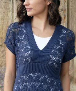 Echo Verde Short Sleeves Crochet Top Vneck