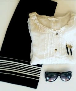 Kleen Long Sleeves Lace Collar Blouse